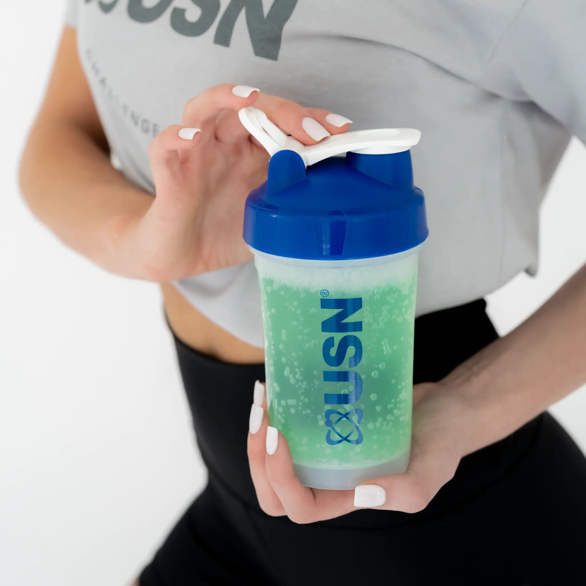 usn-shaker-750ml-athlete -close-up